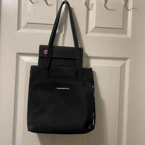 Handbags - Picture 5 of 5